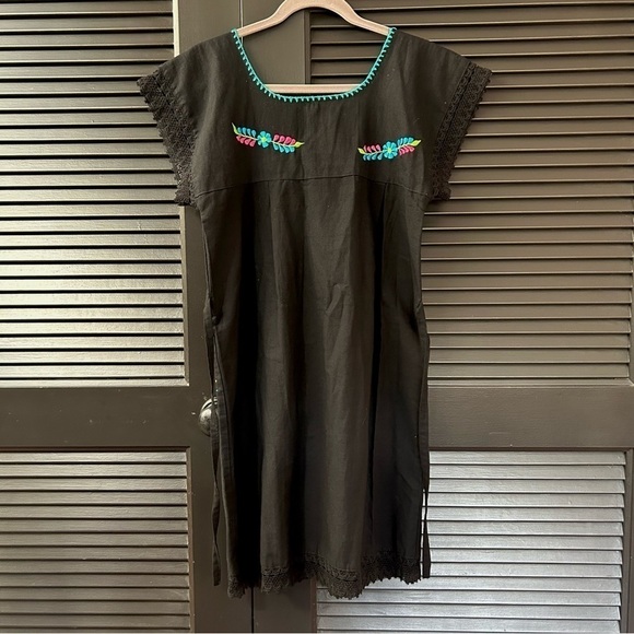 LBD Mexican Style! Black Mini Dress With Colorful Embroidery, Size Medium - Picture 8 of 14